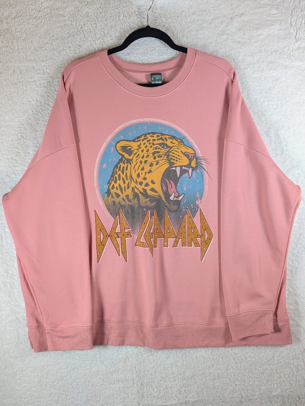 Terra & Sky Pink Graphic Crewneck Sweatshirt with Leopard Motif